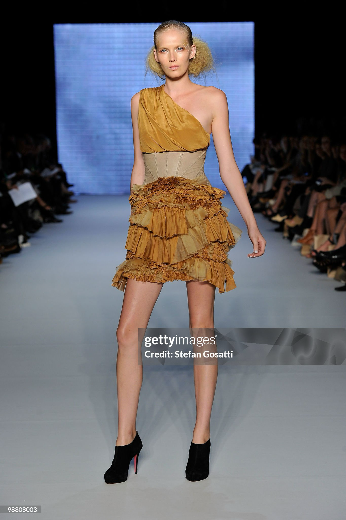 AURELIO COSTARELLA S/S 2010/2011 skirt.